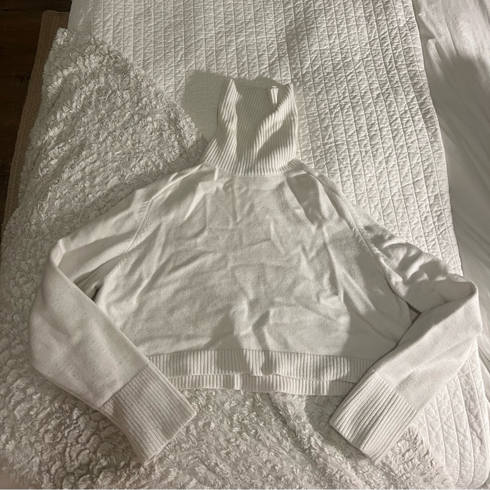 Zara white cropped sweater